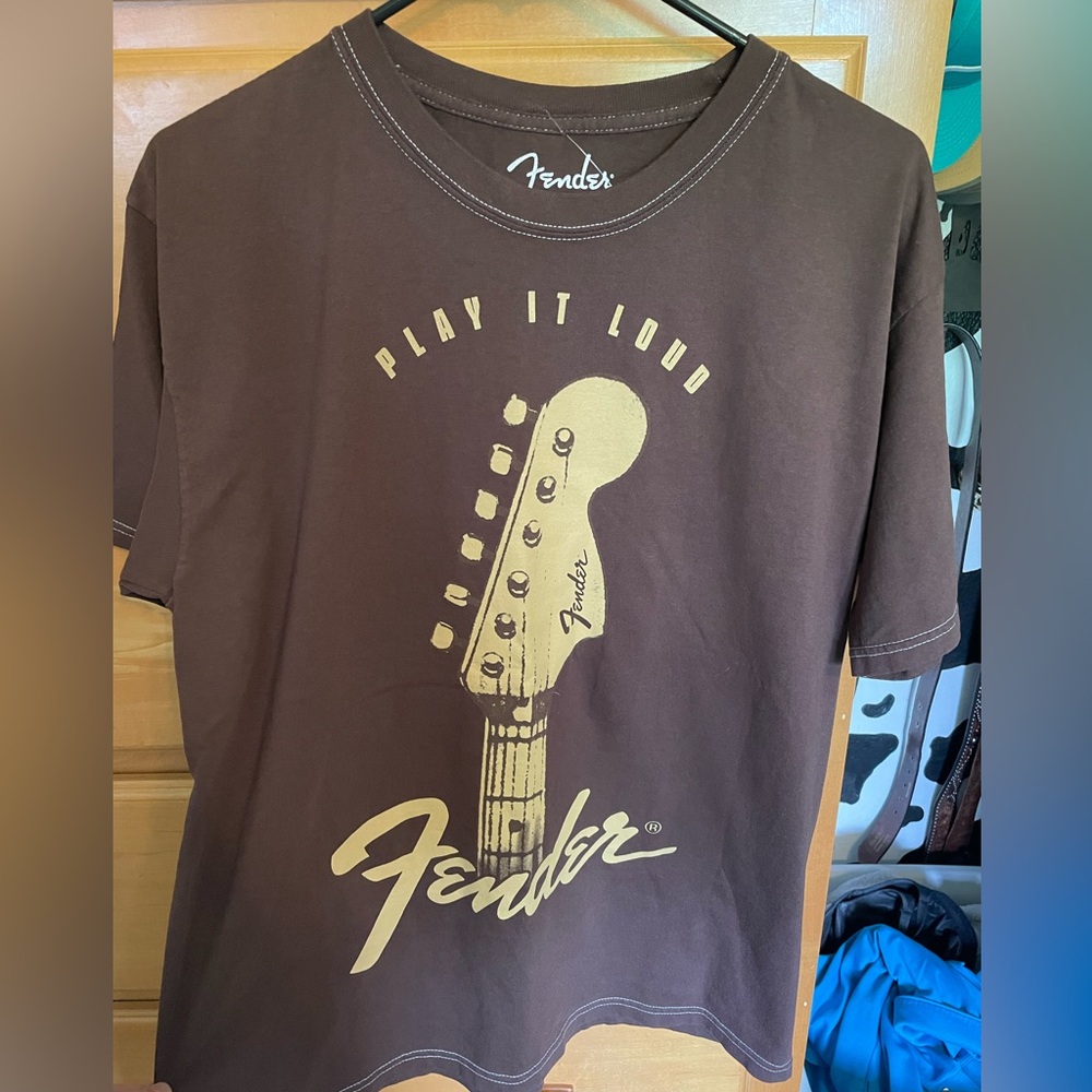 Fender Brown and Gold Graphic Tee